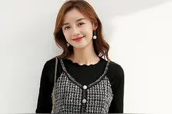 爱笑美少女，时尚搭配连衣裙，天生仪态大方，可爱动人图片
