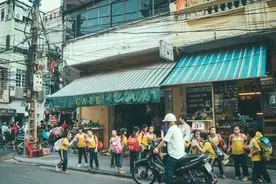 越南商家贴出中文标语，“不卖东西给中国人”，如今终于如愿以偿图片