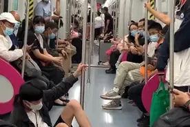 代入感很强！尴尬的我脚趾抠出两室一厅图片