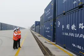 美国大米终于来了 我国一私营企业进口的美国大米到港图片