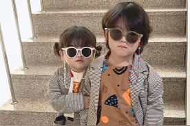时尚从娃娃抓起：这对韩国小兄妹可爱穿搭，让你看懂本季时髦风向图片