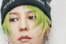 权志龙画作登上Vogue Korea金九封面！果然是权艺术家图片