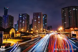 “相遇总是猝不及防，离别多是蓄谋已久。”图片