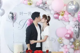 叶一茜晒庆生照，与田亮嘟嘴亲吻，13岁女儿森蝶身高赶超爸爸图片