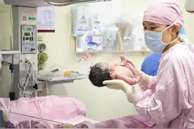 为什么要给刚出生的宝宝打维生素？图片
