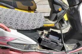 电动车电池饿死了不要换，师傅用两种办法不花钱，就能激活电池图片