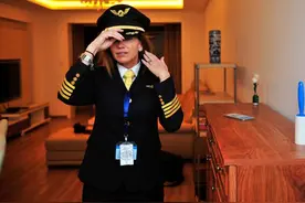 中国首位美国女机长金贝丽：为何在美国退伍后，选择来到中国？图片