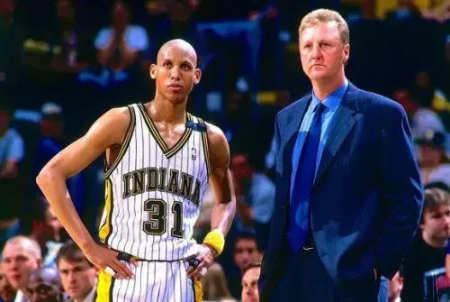NBA纪实连载27:98年带领内忧外患的公牛三连冠，乔丹彻底封神上卷