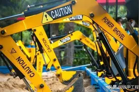 欧美中产家庭开始流行买挖掘机玩了？图片