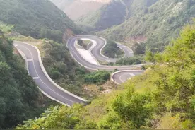 阜平76拐，拐红了阜平！图片