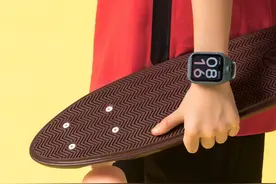 米兔儿童学习手表4，是卫士、是朋友、是助手，更是老师。图片