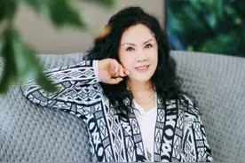 潘长江妻子近照曝光，贵妇气质明显，与女儿相似，与潘长江不配？图片