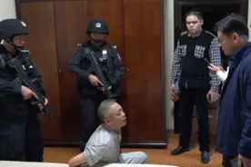 起底海南黑老大黄鸿发：花钱给派出所长买官，赌场就开在警局旁图片