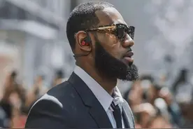 NBA球星穿上西装都啥样？杜兰特气质感人，甜瓜穿成黑帮大佬图片