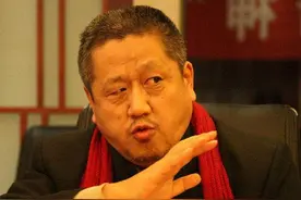 孔子73代传人北大中文系教授孔庆东，因不当言论遭质疑，你了解吗图片