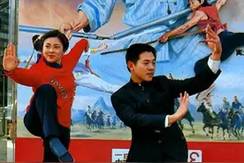 李连杰四个女儿差距大，小女儿最漂亮，另外三个长相普通图片