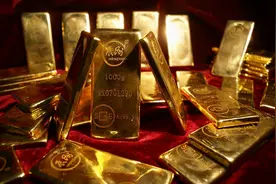 他为炼出黄金，囤积60桶尿液并将其煮沸，却无意间获得新物质图片