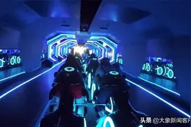 上海迪士尼一男子在创极速光轮等候区突然昏倒，抢救无效身故图片