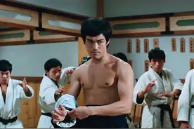 藏不住了！李小龙死亡二十年真相终于曝光，难怪陈慧敏看破不说破图片