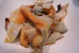 海螺尾部到底是黄还是屎？知道真相的我，心情久久不能平静图片