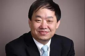 从扛煤气罐的小伙到燃气大王，新奥创始人如何创下千亿资产？图片