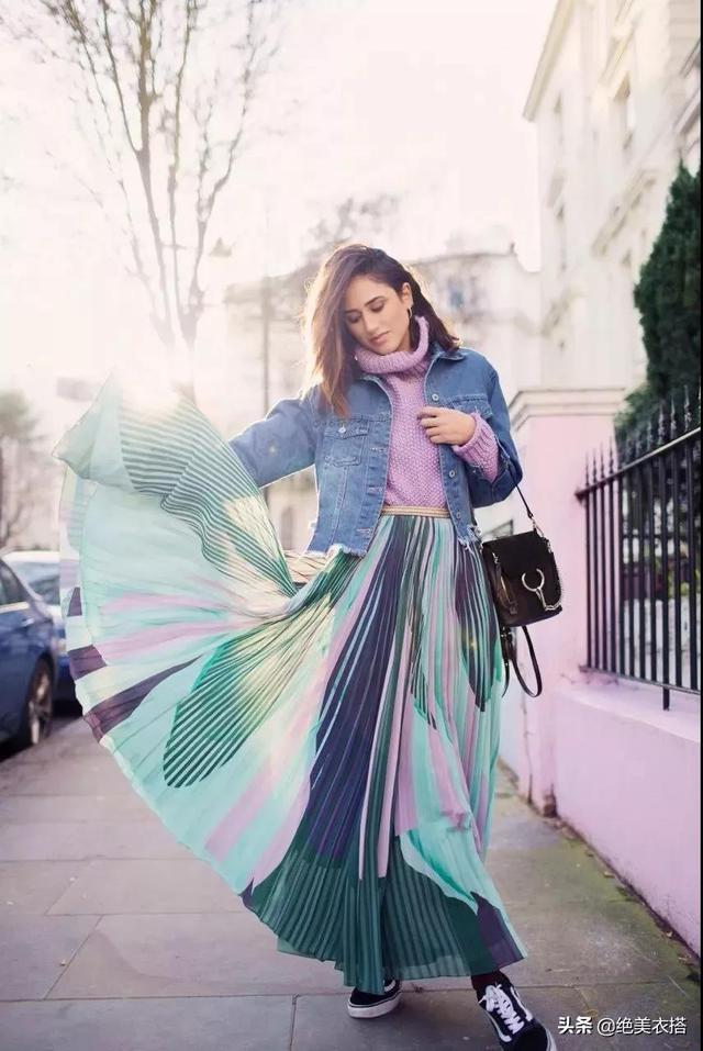 今秋的“百褶裙”有多时髦？玩转百褶裙穿搭，只需掌握这些知识点