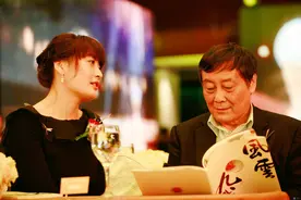 宗庆后的唯一宝贝女儿：38岁至今未嫁，父亲为她公开“征婚”图片
