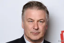 道具枪里竟装了实弹？好莱坞男星片场“擦枪走火”致同事一死一伤图片