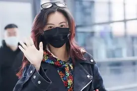 40岁张柏芝瘦成“纸片人”，紧身裤都塞不满，一个包价值十几万图片