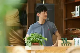 何炅跟黄磊的这段对话，你听懂了，就不会再为情所困了图片