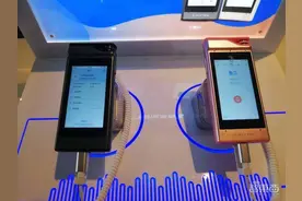 瞄准学生群体，科大讯飞新推智能录音笔，5分钟完成1小时录音转写图片