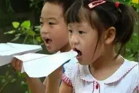 为什么纸飞机放飞前，要哈一口气？视频封面
