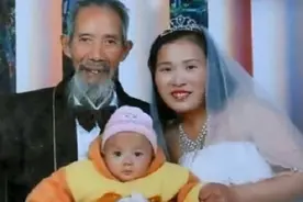 27岁少女主动表白72岁老头，还为大爷生下儿子，如今现状怎样图片