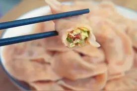 天热了，教你西红柿包饺子，清淡美味，做法详细，3碗不够吃图片