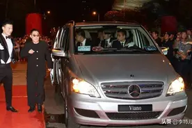 盘点功夫明星座驾，霸气房车绝版超跑样样有，豪车库太耀眼图片