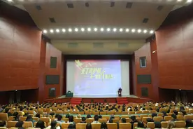 火了！青年学子连连点赞，无锡这场讲座超热血图片