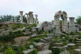 圆明园被毁150年后，对其进行修缮，竟然挖掘出5万件文物图片