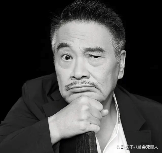 21年已离世的6位明星:吴孟达廖启智患癌,"谢大脚"出车祸