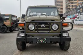 北京212三门版实车曝光，2+2座椅布局，侧开式后尾门图片