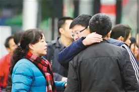 生儿子的父母，这3句话烂在肚子里也别对孩子说，即使玩笑也不行图片