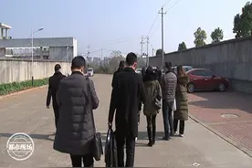 今天上午，曾春亮故意杀人案开庭审理！他说希望被枪毙图片