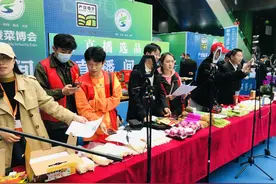 兰陵“菜博会”“云端秀”战绩喜人！仅三天直播带货销售额达1.96亿元！比去年增长了40倍图片