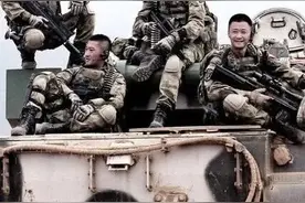 还记得战狼中的小矮子吗？其实现实中他是一名真正的中国特种兵图片