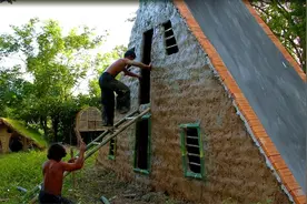 荒野求生：牛人小哥用原始方法修建的三角形屋子，这手艺太棒了视频封面