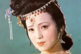 演完秦可卿退圈，30年不回国，张蕾：若当年出演黛玉，命运将不同图片