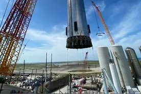 能吊起星舰的起重机有多厉害？不怕！中国的起重机比它更厉害图片