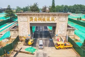航拍面积约有泉广两倍大的济钢森林公园图片