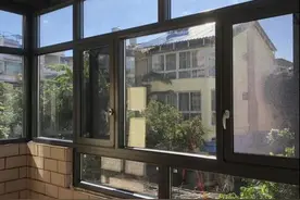 买房还要额外出改造费，明明是赠送的阳台，开发商凭啥要我出钱？图片