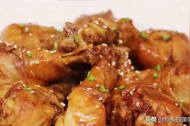 婆婆把2斤鸡腿放进电饭煲，不加水不加油，出锅全家流口水图片