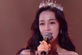 大型晚会比美，热巴杨幂互撞脸，张雨绮穿床单，张韶涵像足李小璐图片